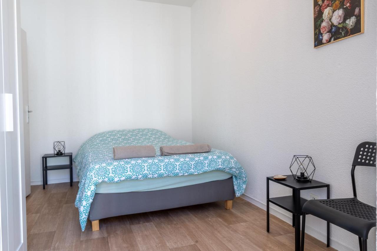 LE LYS- Appartement T3 tout equipé, vue imprenable sur le château de lourdes Esterno foto