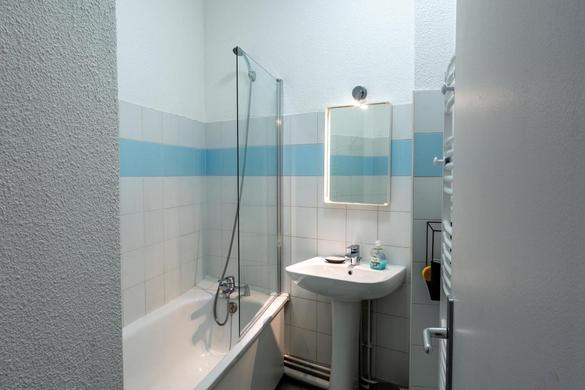 LE LYS- Appartement T3 tout equipé, vue imprenable sur le château de lourdes Esterno foto
